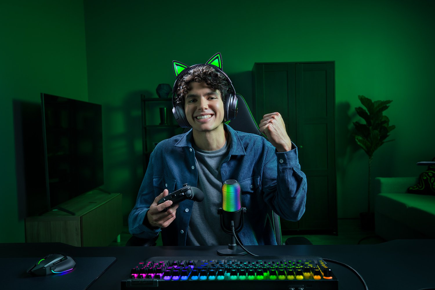 Razer Kraken Kitty V3 Pro Kabelloses Gaming-Headset, USB Typ-A, Bluetooth 5.3, HyperSpeed 2,4 GHz, THX Spatial Audio, RGB Katzenohren, 70 Std., Schwarz