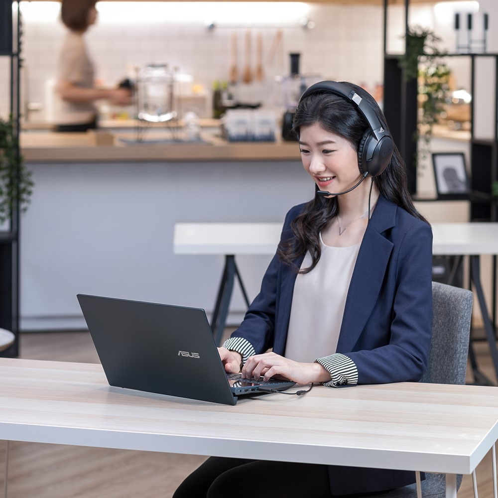 ASUS 90YH02L1-B2UA00 AI Noise-Canceling Mic Adapter, USB-C auf 3,5 mm, Aktive Geräuschunterdrückung, 96 kHz, Schwarz