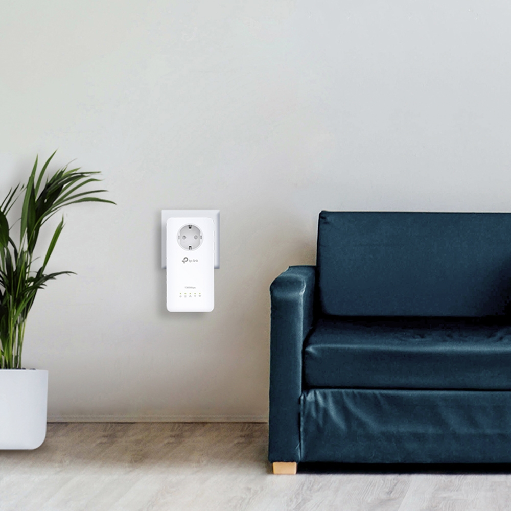 TP-Link TL-WPA8630P PowerLine WLAN Adapter mit integrierter Steckdose, 1300 Mbit/s, Gigabit Ethernet, HomePlug AV2, Weiß, EU V1.0