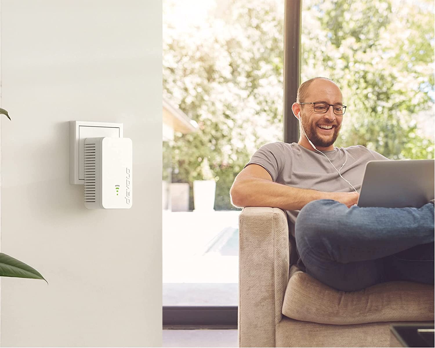 devolo Wi-Fi 5 Repeater 1200 WLAN Repeater bis zu 1.200 Mbit/s Mesh Repeater WLAN Verstärker 1x LAN Anschluss Wi-Fi Repeater WLAN Access Point Wi-Fi 5 1.200 Single