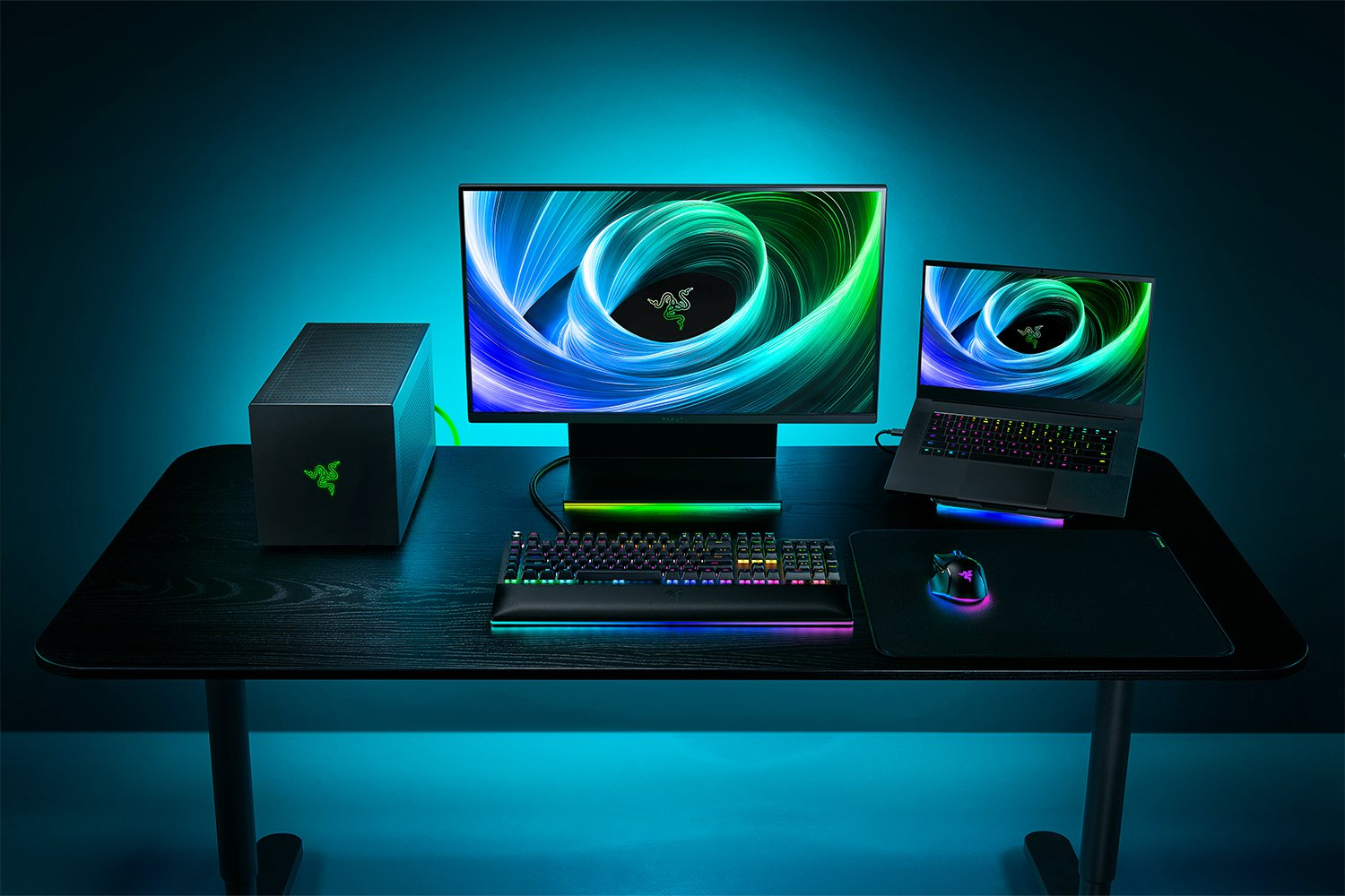 Razer Core X V2 Externes Grafikgehäuse für Thunderbolt-Laptops, Belüftetes Stahlgehäuse, Unterstützt PCIe-Grafikkarten bis 3,5 Slots, Schwarz