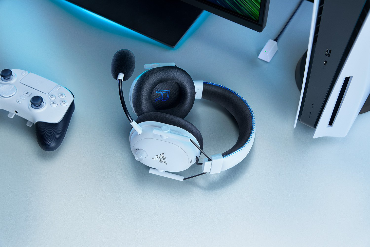 Razer BlackShark V3 Pro Kabelloses Gaming-Headset, ANC Hybrid, Triforce 50-mm-Treiber, HyperSpeed 2,4 GHz, THX Spatial Audio, USB-A & 3,5 mm, PS5/PC, Weiß