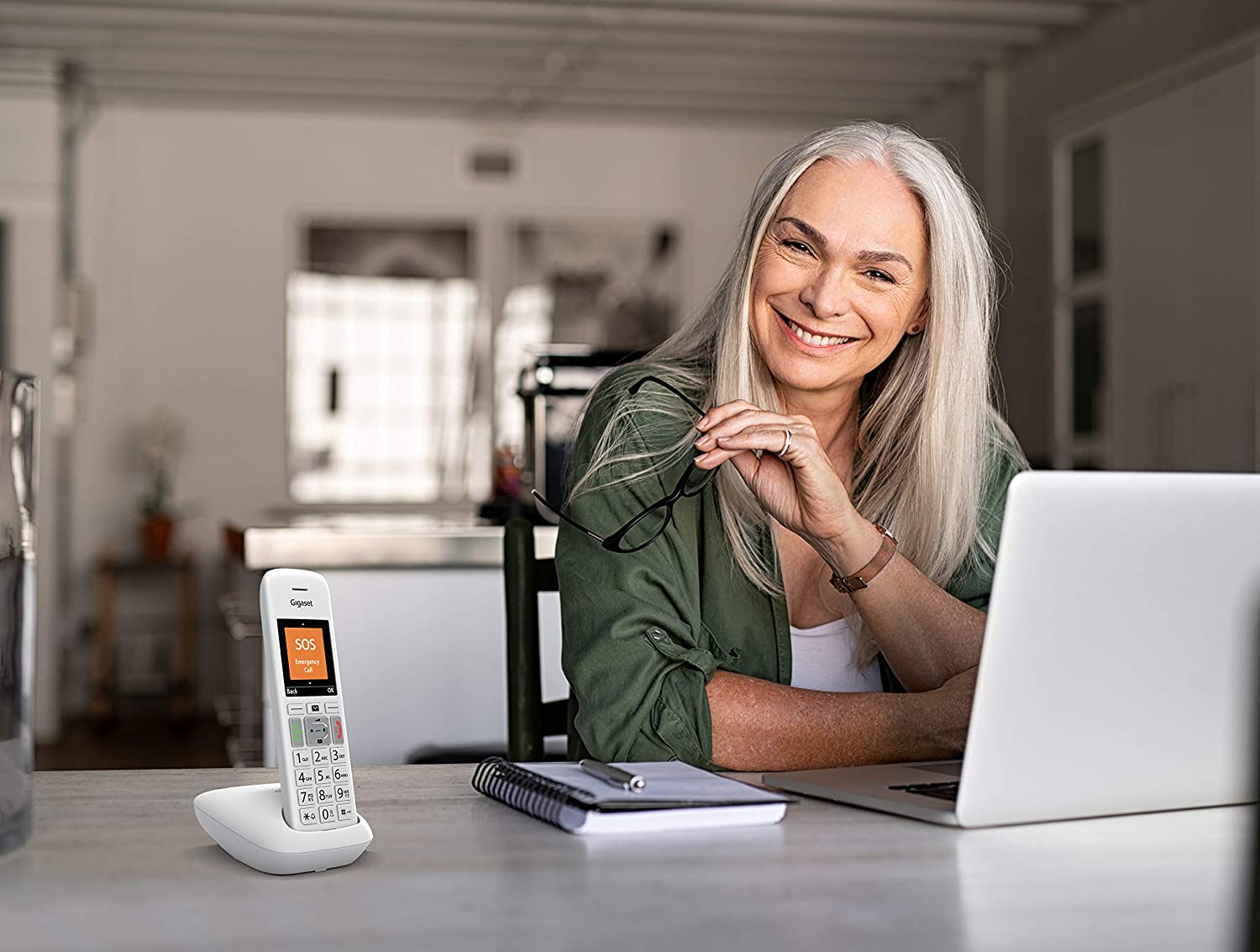 Gigaset E390 Cordless Phone Large Numbers Loud Ringtones Time Zone Off