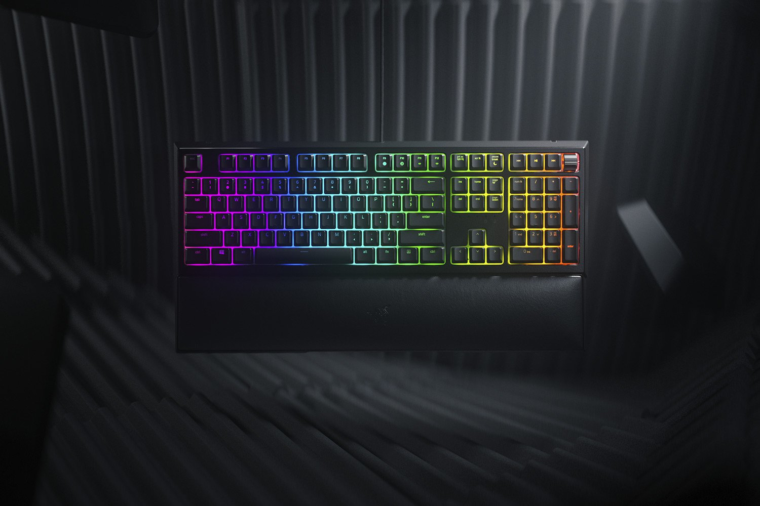 Razer Ornata V2 Gaming Keyboard Mecha-Membrane Switches Chroma RGB USA Layout QWERTY ISO