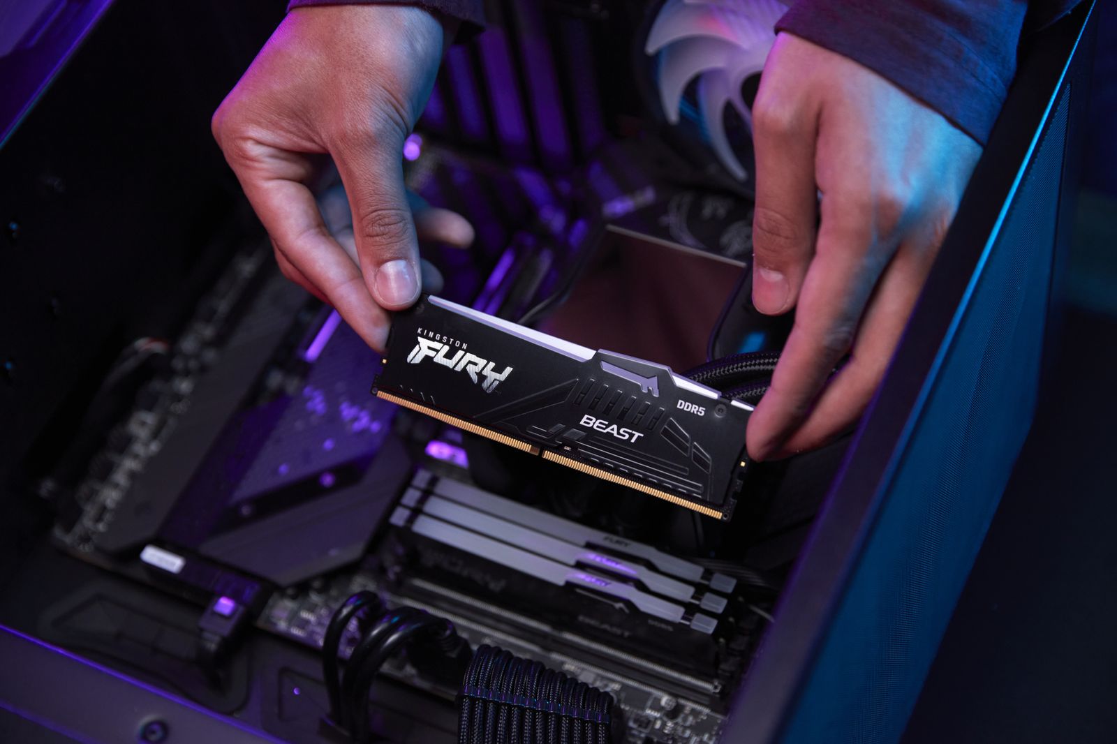 Kingston FURY Beast KF564C32BBEAK2-32 32GB (2x16GB) DDR5 6400 MT/s CL32 RGB EXPO