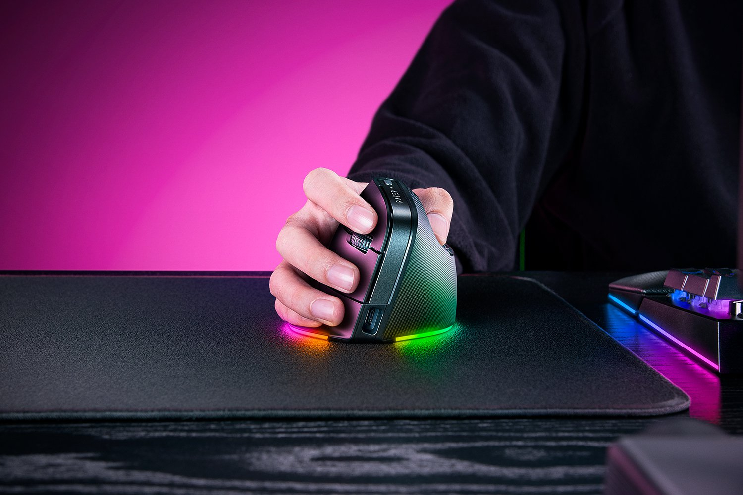 Razer Pro Click V2 Vertical Maus Universal rechts RF Wireless + Bluetooth + USB Type-C Optisch 30000 DPI