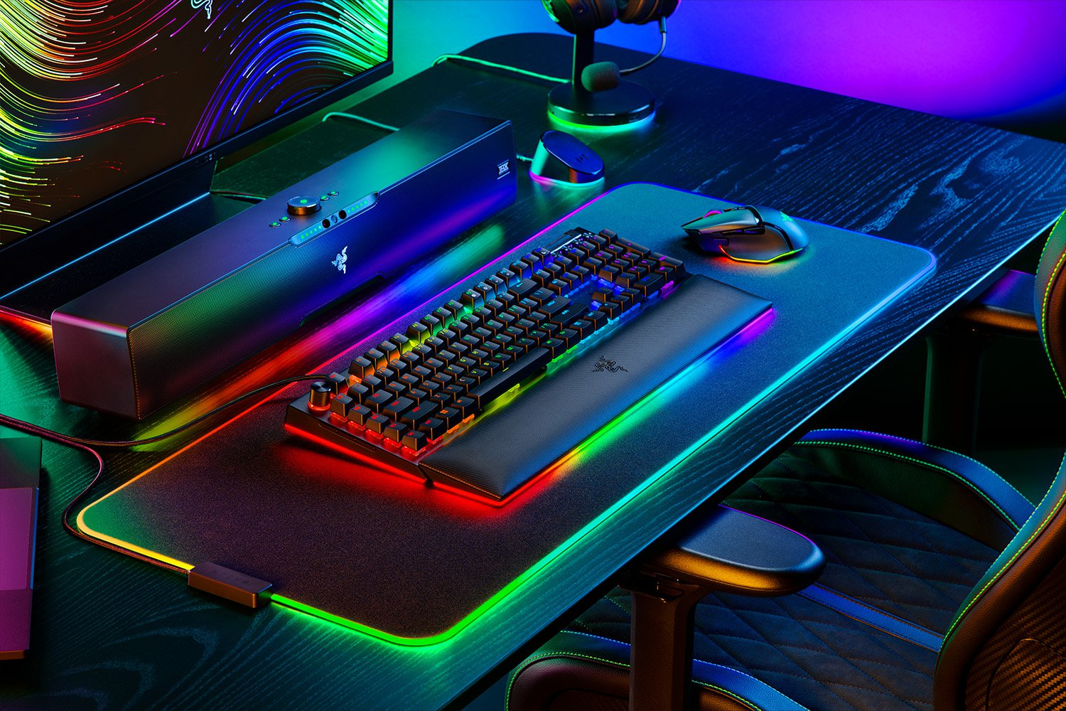 Razer BlackWidow V4 Pro Gaming Keyboard 8 Macro Keys Media Buttons Command Dial Green Switches Chroma RGB DE-Layout