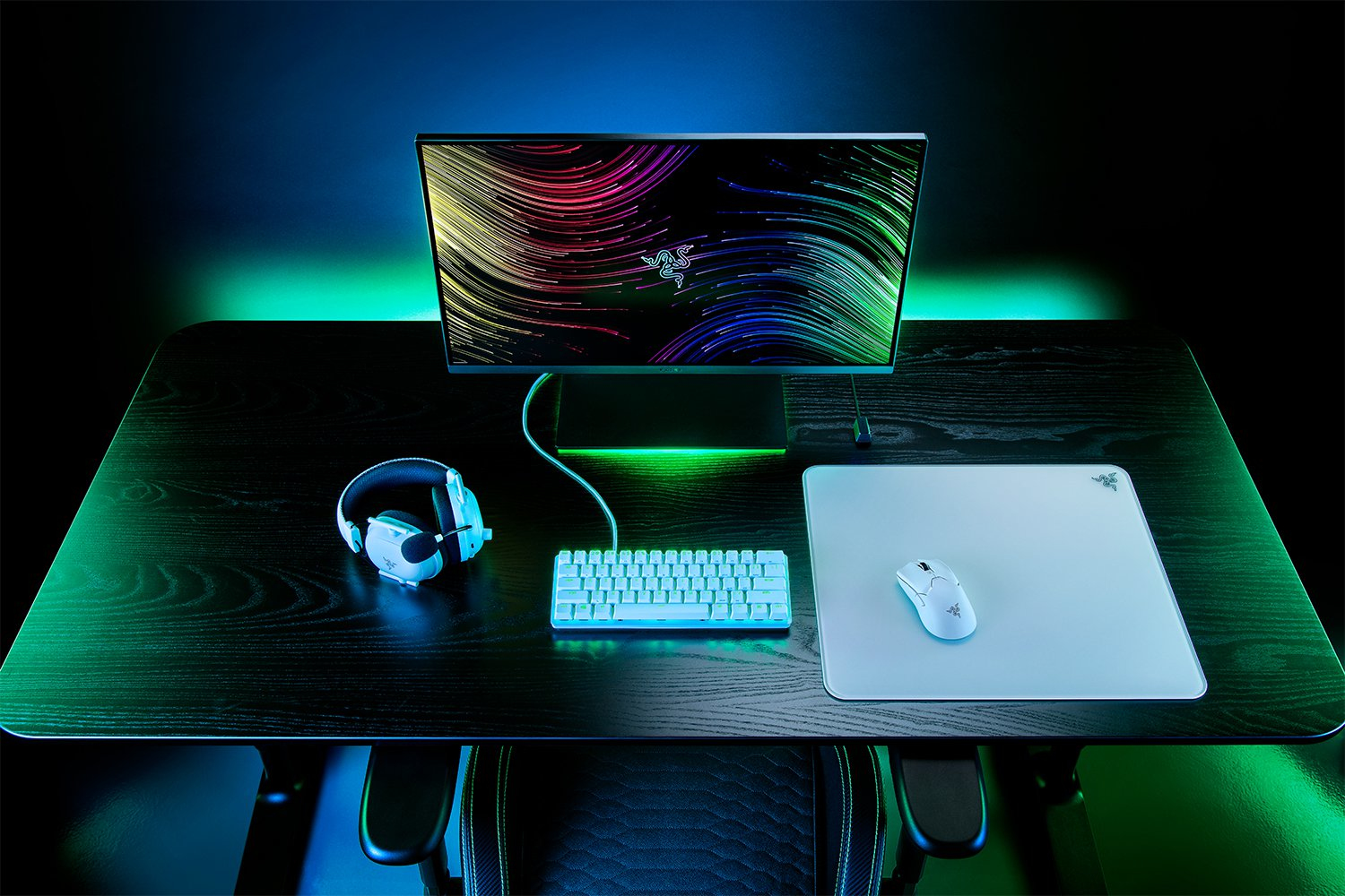 Razer Atlas - Glasmausmatte (Premium gehärtetes Glas, Ultra-Glatte Oberfläche, Mikrogeätzte Oberfläche, Schmutz- und kratzabweisend, Leisere Mausbewegungen, rutschfeste Gummibasis) Weiß