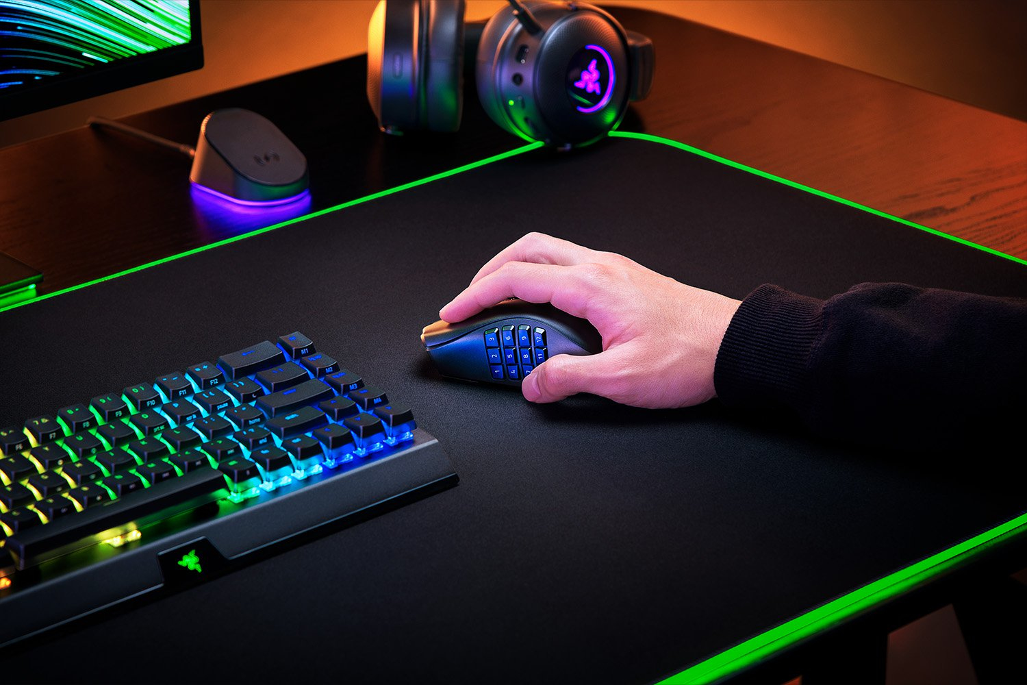 Razer Naga V2 Pro Gaming Mouse Dual Wireless + USB-C 30.000 DPI Modular RGB MMO