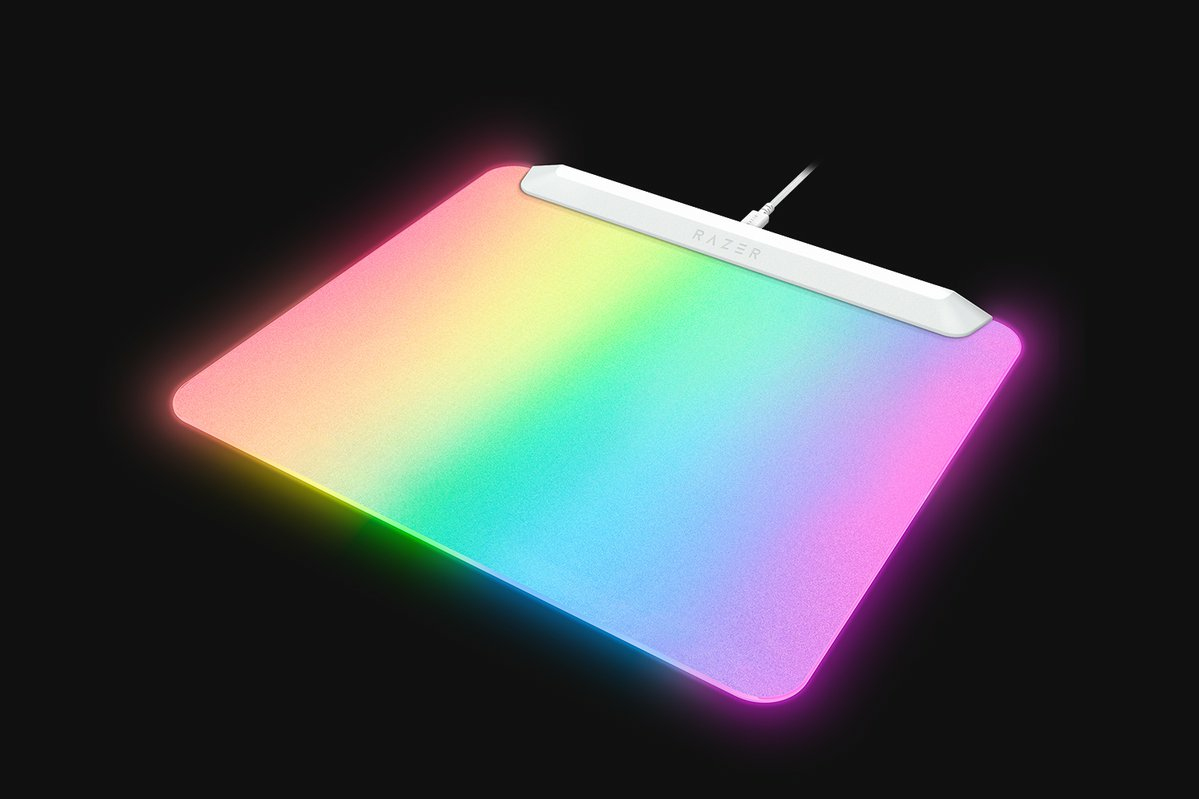 Razer Firefly V2 Pro - RGB-hintergrundbeleuchtete Gaming-Mausmatte - integrierter USB-Anschluss (15-Zonen-LED-Beleuchtung, mikrogeätzte Oberfläche für optimales Tracking, USB-C Kabel) Weiß