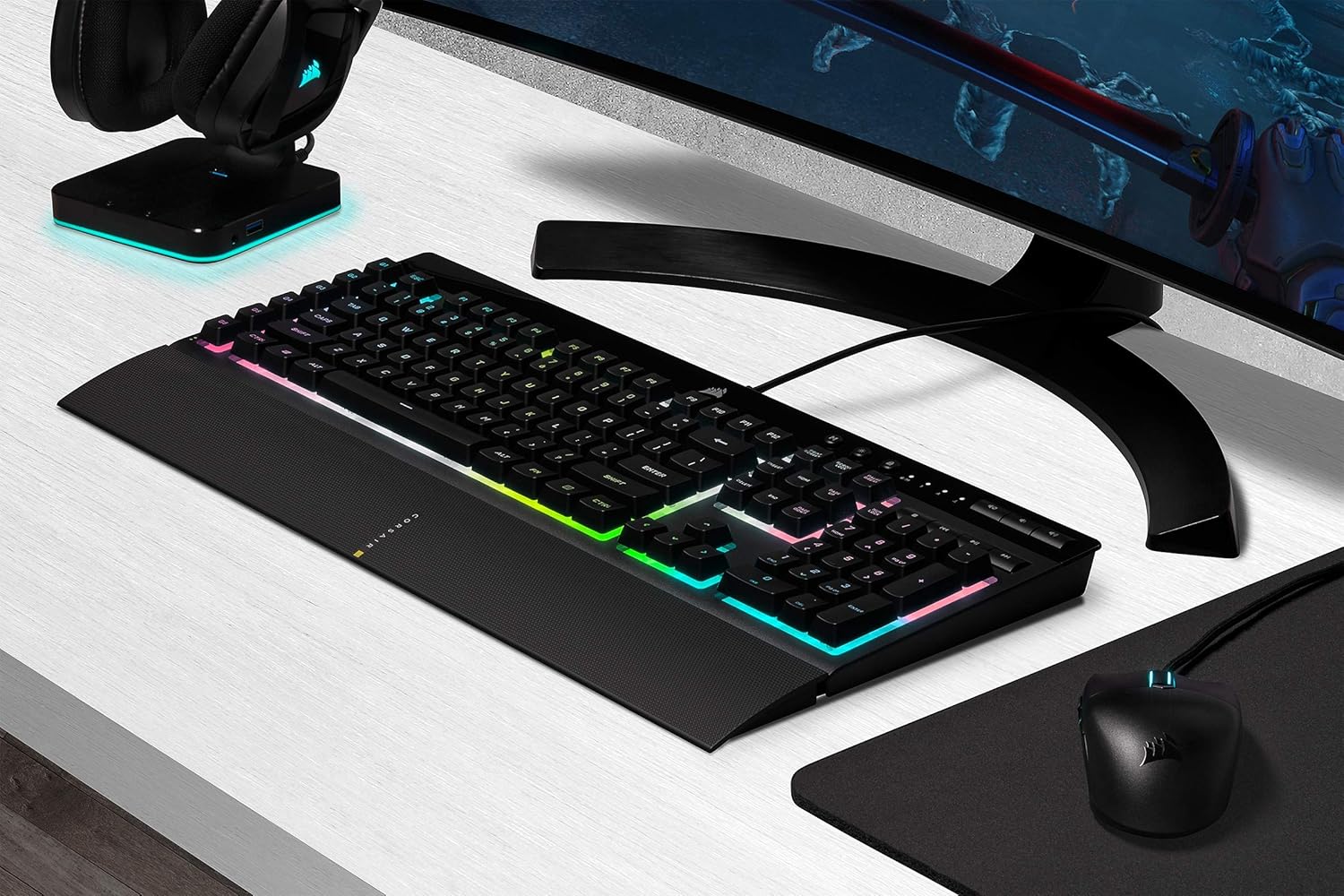 Corsair K55 RGB PRO XT Gaming-Tastatur mit Membrankabel, IP42, Staub- und spritzwassergeschu00fctzt, 6 Makro-Tasten mit Elgato Integration, iCUE - PC, Mac, Xbox, Schwarz - (PRT Layout - QWERTY)