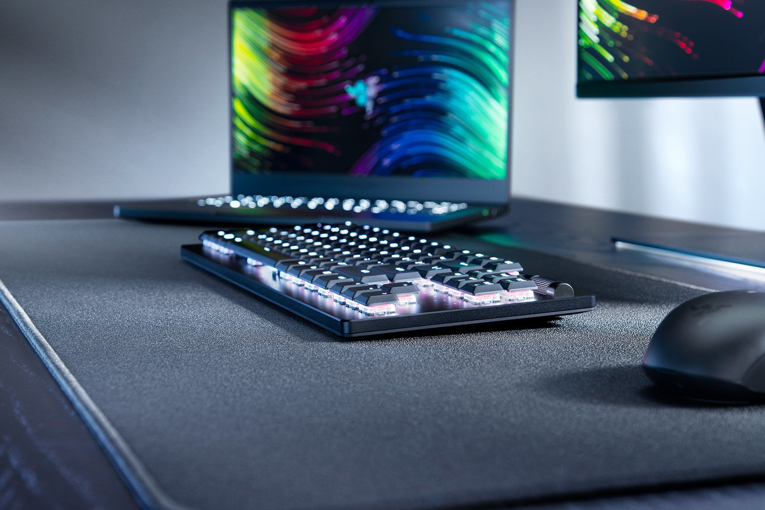 Razer DeathStalker V2 Pro TKL Gaming Keyboard Dual Wireless Optical Red Switches RGB DEU Layout QWERTZ