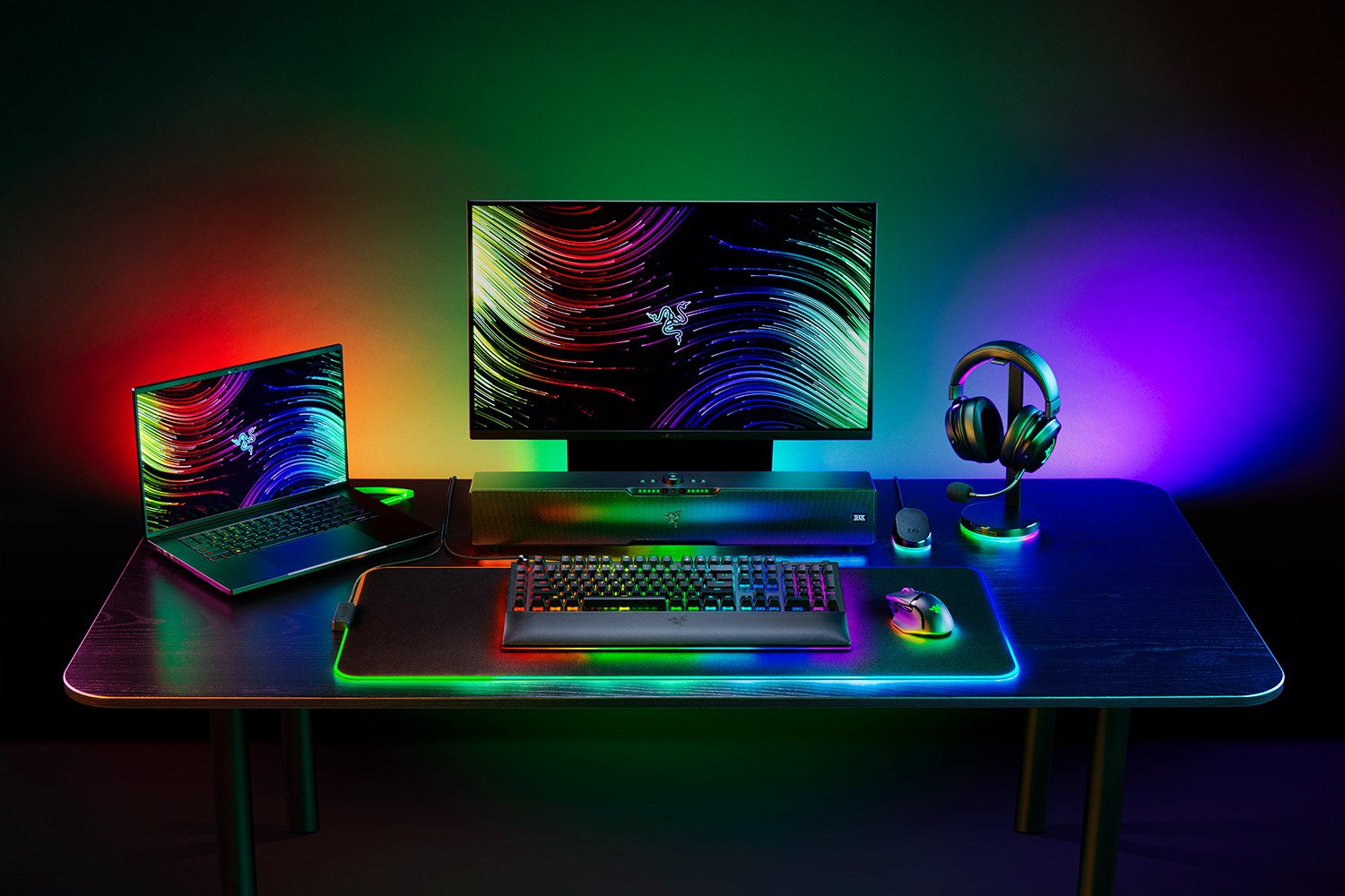 Razer BlackWidow V4 Pro Gaming Keyboard 8 Macro Keys Media Buttons Command Dial Green Switches Chroma RGB DE-Layout
