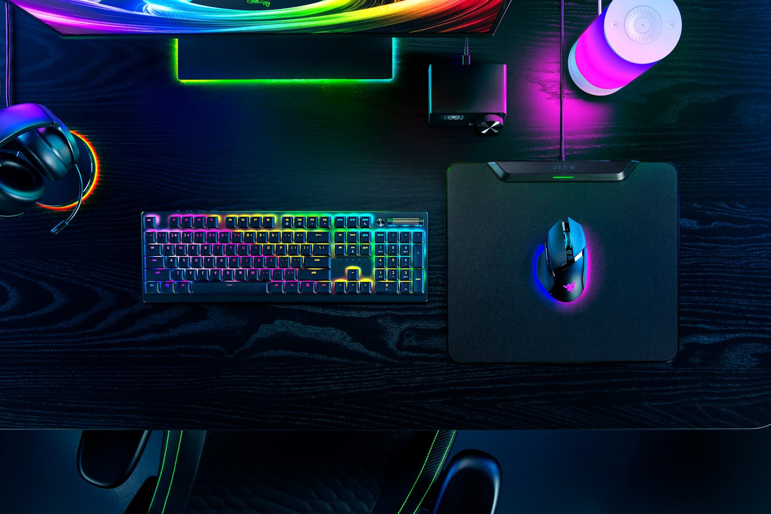 Razer HyperFlux V2 Gaming-Mauspad mit integriertem kabellosem Ladegerät, Gummi, Anti-Rutsch-Basis, 5 mm, Schwarz