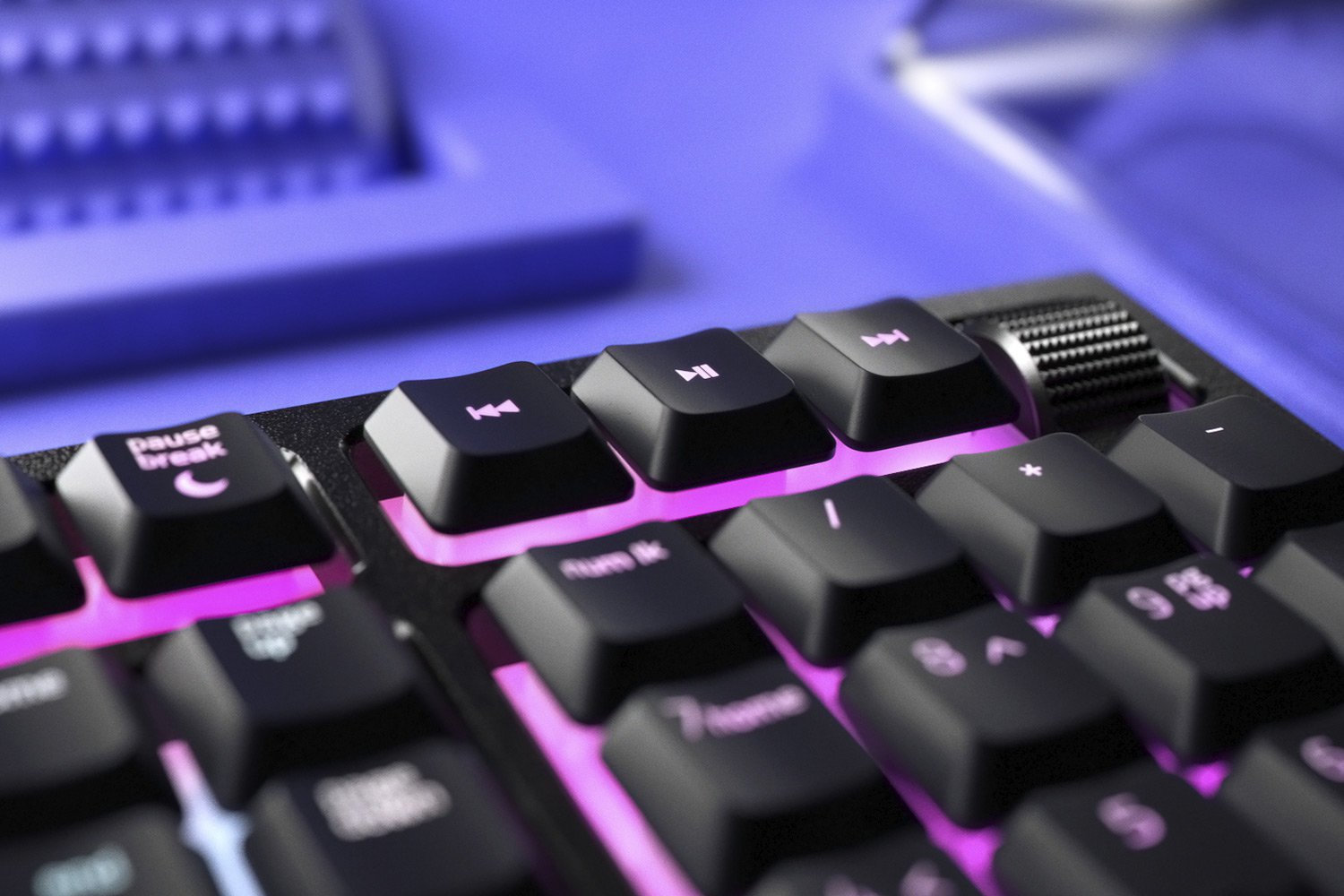 Razer Ornata V2 Gaming Keyboard Mecha-Membrane Switches Chroma RGB RU-Layout