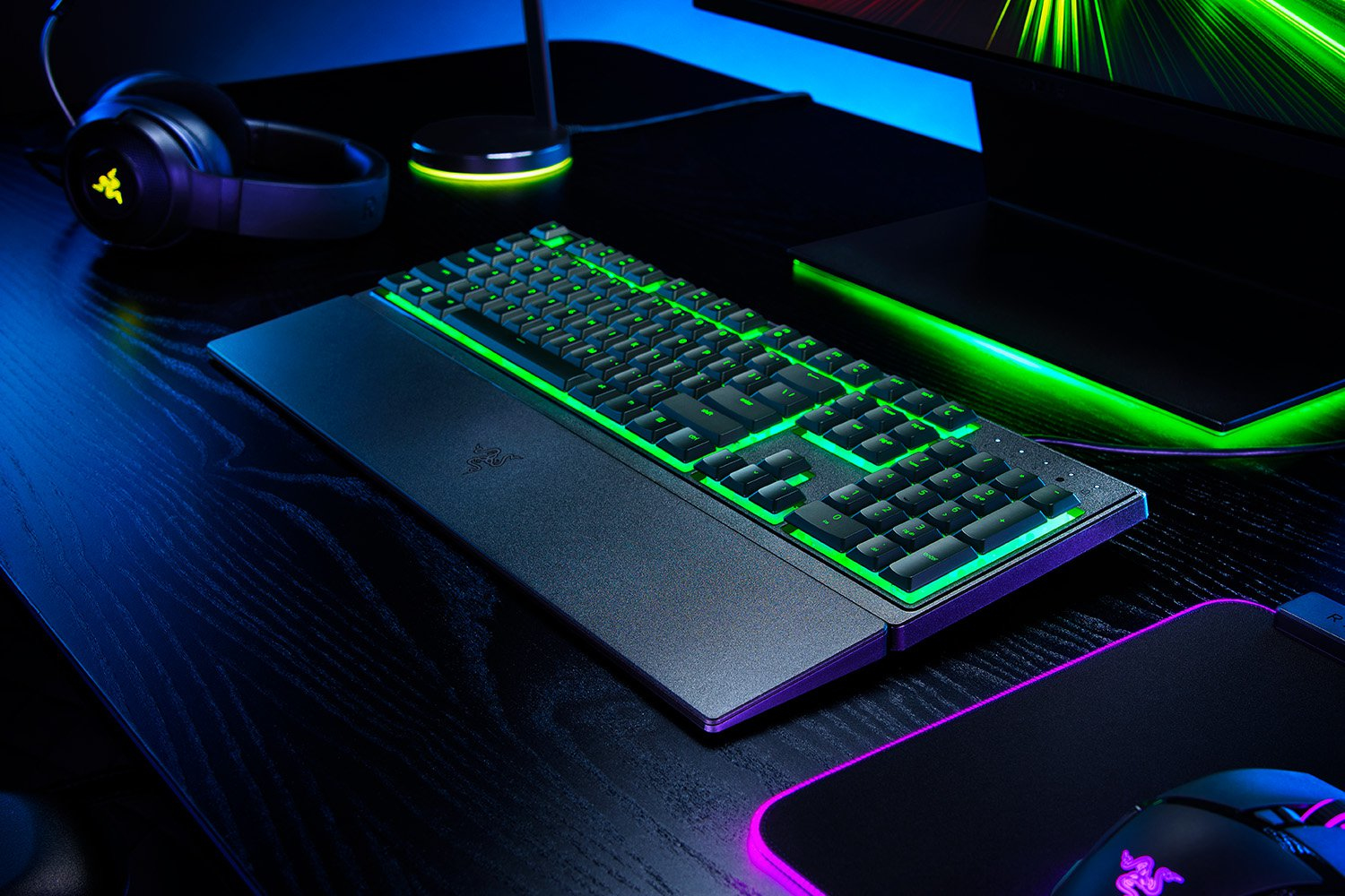 Razer Ornata V3 X - Flache Mecha-Membran-Gaming Tastatur (Lautlose Membran-Switches, Ergonomische Handballenauflage, Tastenkappen Anti-UV-Beschichtun)  Schwarz USA Layout QWERTY ISO