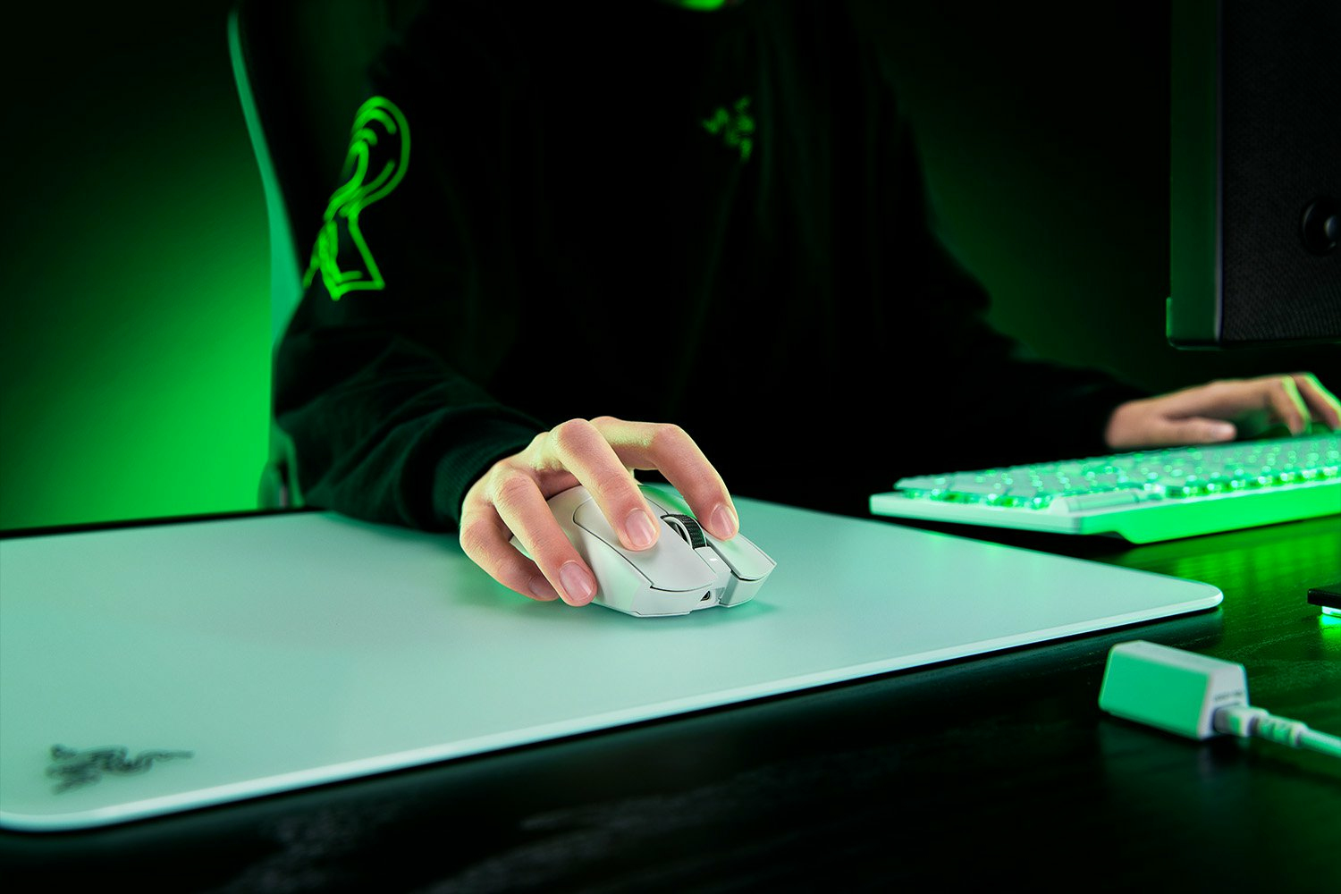 Razer Viper V3 Pro Maus Gaming rechts RF Wireless + USB Type-C Optisch 35000 DPI