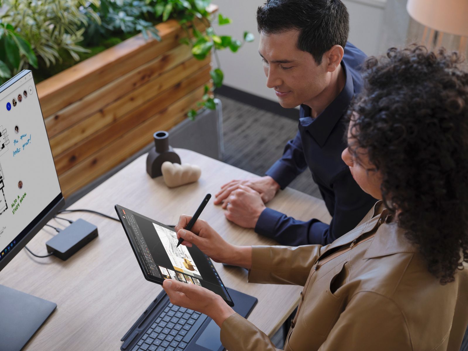 Microsoft Surface Pro Signature Keyboard with Slim Pen 2 Microsoft Cover port Schwarz - (FRA Layout - AZERTY)