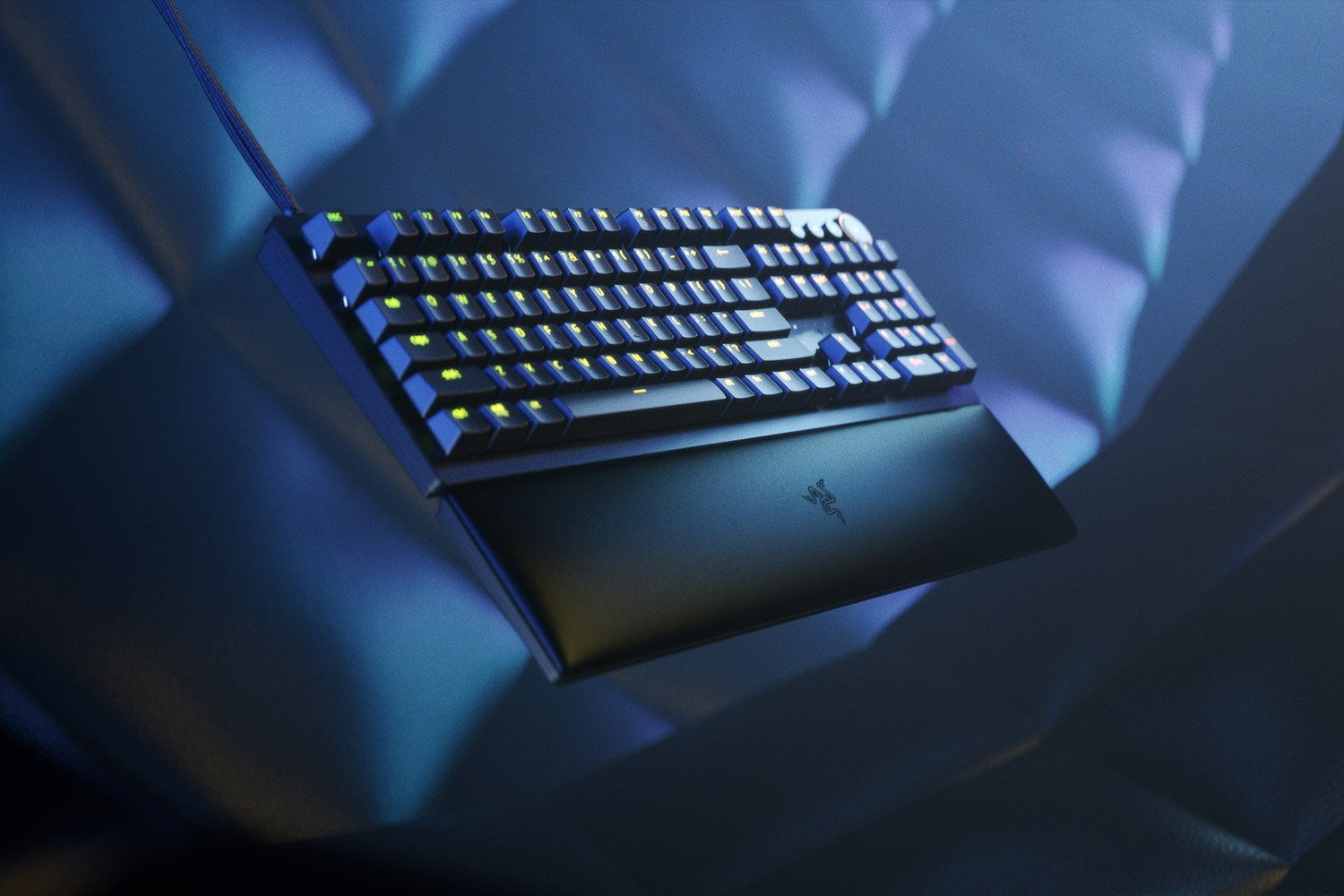 Razer Huntsman V2 Gaming Keyboard Optical Purple Switches Chroma RGB DEU Layout QWERTZ