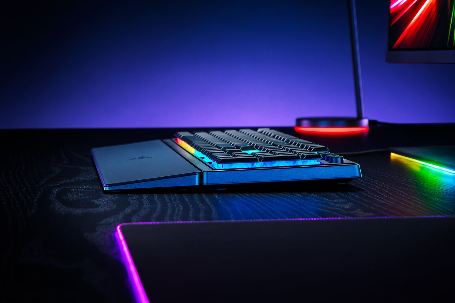 Razer Ornata V3 Gaming Keyboard Media Buttons Mecha-Membrane Switches RGB DEU Layout QWERTZ