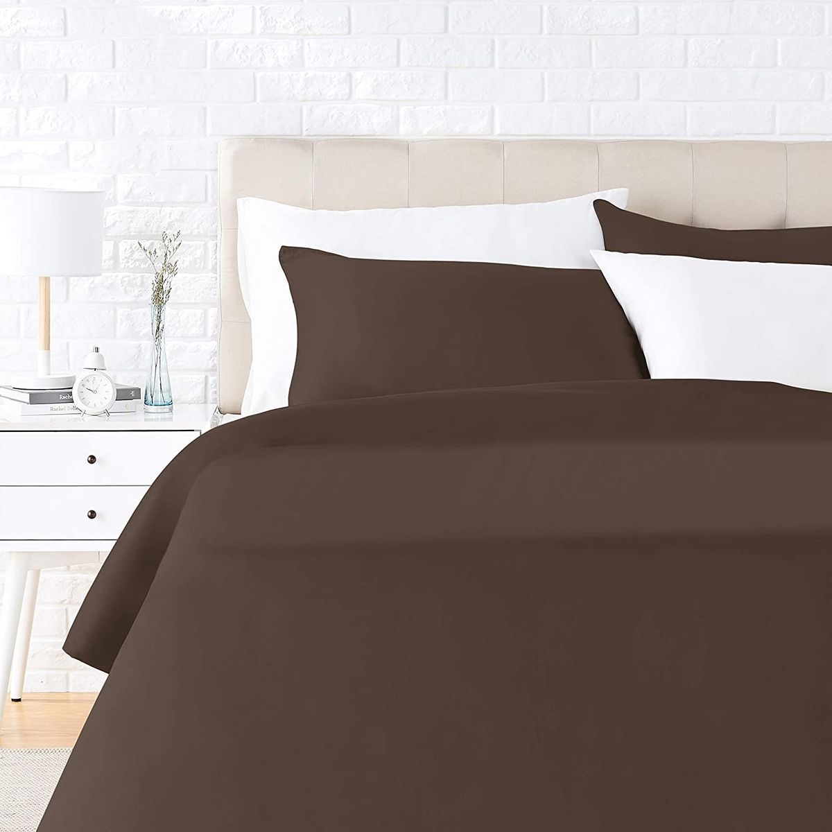 Amazon Basics - Bettwäsche-Set, Satin - 200 x 200 cm / 50 x 80 cm x 2, Braun 200 x 200 cm 50 x 80 cm x 2 Kissenbezug Brown