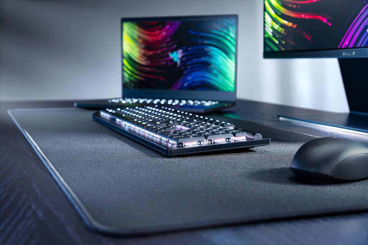 Razer DeathStalker V2 Pro Gaming Keyboard Dual Wireless Optical Red Switches RGB FRA Layout AZERTY