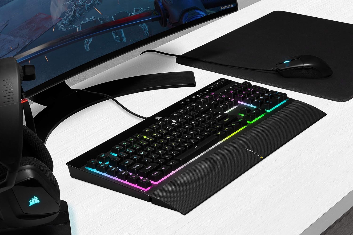 Corsair K55 RGB PRO XT Gaming-Tastatur mit Membrankabel, IP42, Staub- und spritzwassergeschu00fctzt, 6 Makro-Tasten mit Elgato Integration, iCUE - PC, Mac, Xbox, Schwarz - (PRT Layout - QWERTY)