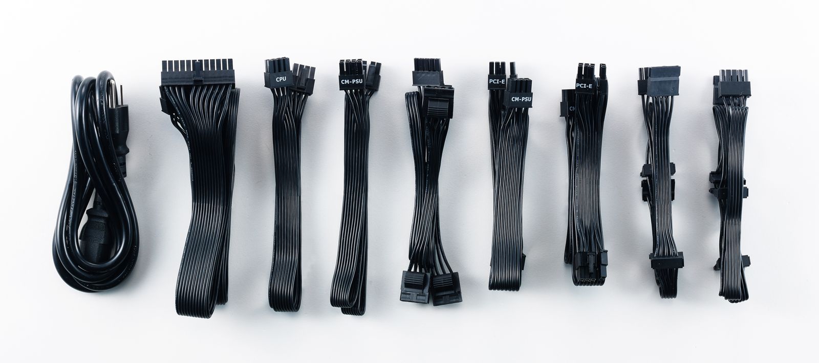 Cooler Master V750 SFX Gold Netzteil 750 W Vollständig modular 80 PLUS Gold 24-pin ATX 4x PCIe 6+2pin 8x SATA Schwarz