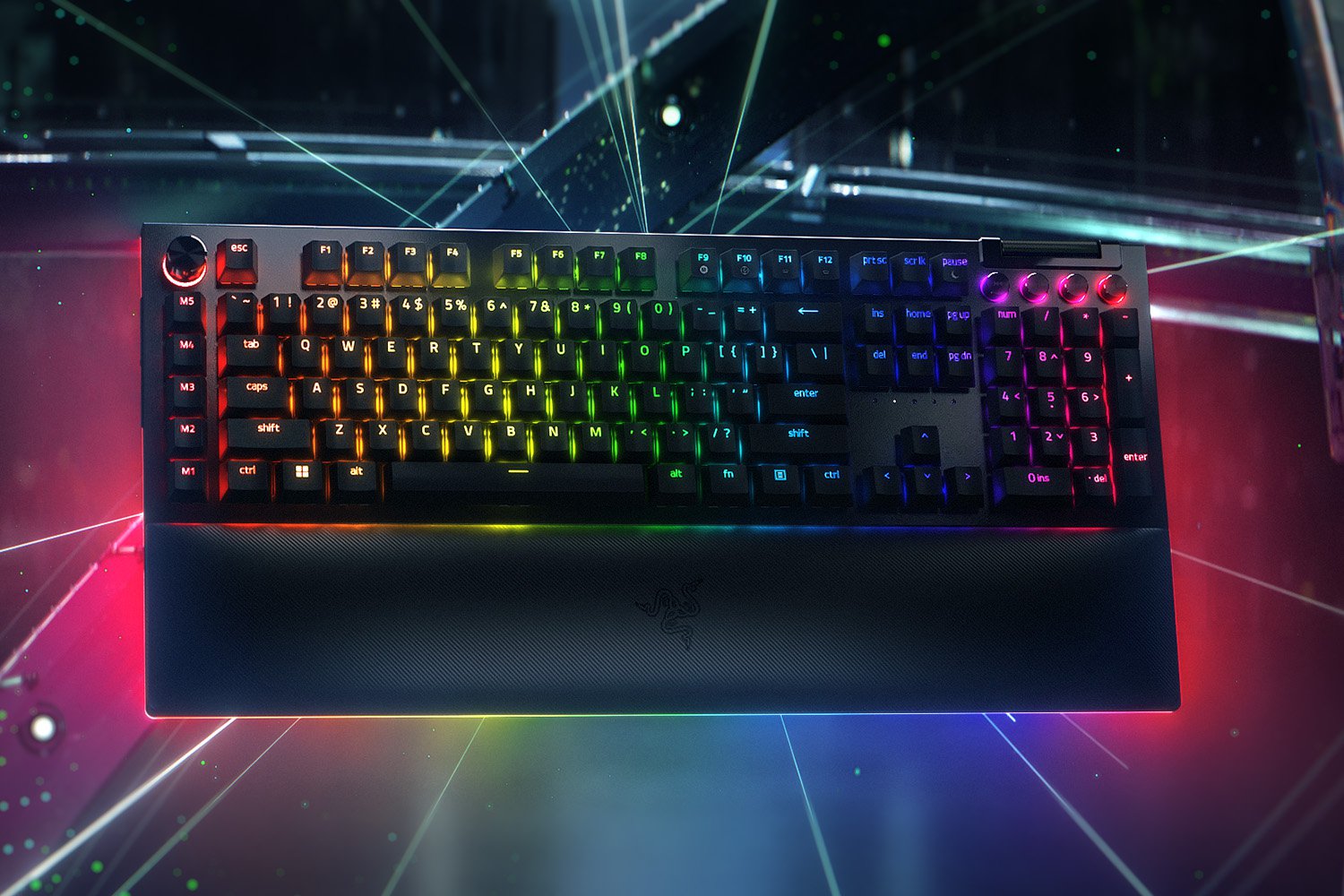 Razer BlackWidow V4 Pro - Mechanische Gaming-Tastatur (grüner Schalter) CHE Layout - QWERTZ