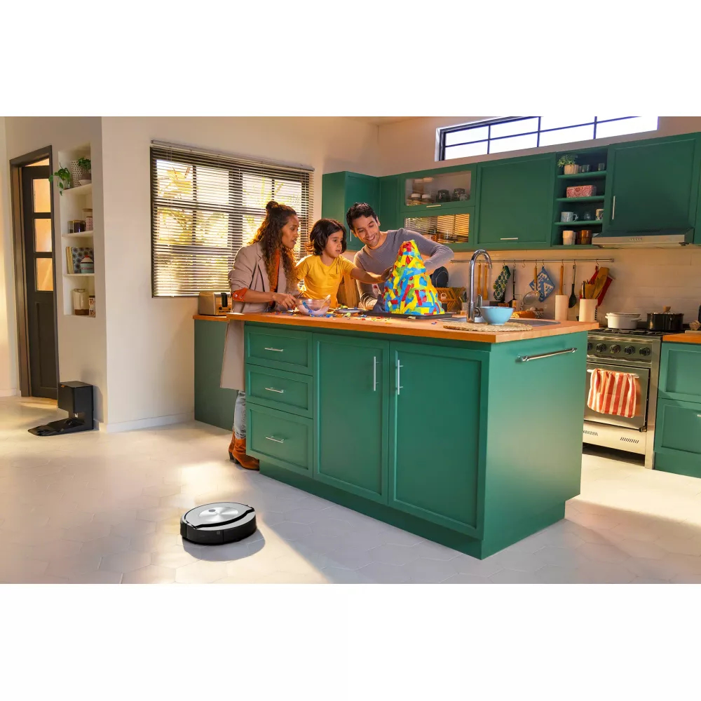 iRobot Roomba Combo j7 Roboter-Staubsauger mit Wischfunktion, Beutellos, vSLAM-Navigation, WLAN, Li-Ion Akku, Schwarz/Edelstahl