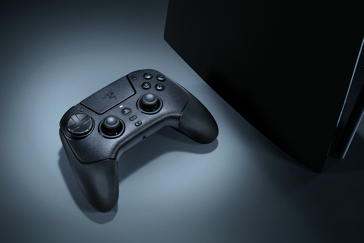 Razer Raiju V3 Pro Kabelloses & Verkabeltes Gamepad RF/USB-C, TMR-Analogsticks, 6 programmierbare Tasten, 36 h Akku, Schwarz, PS5 & PC